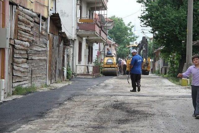 Akyazı Belediyesi Asfalt Yama Çalışmaları Devam Ediyor