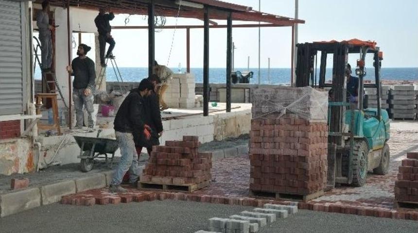 Kuşadası&rsquo;nda Yol Yapım &Ccedil;alışmaları