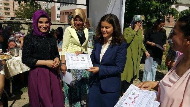 Muş&rsquo;ta Aile Destek Merkezi Kursiyerleri Sergi A&ccedil;tı 1