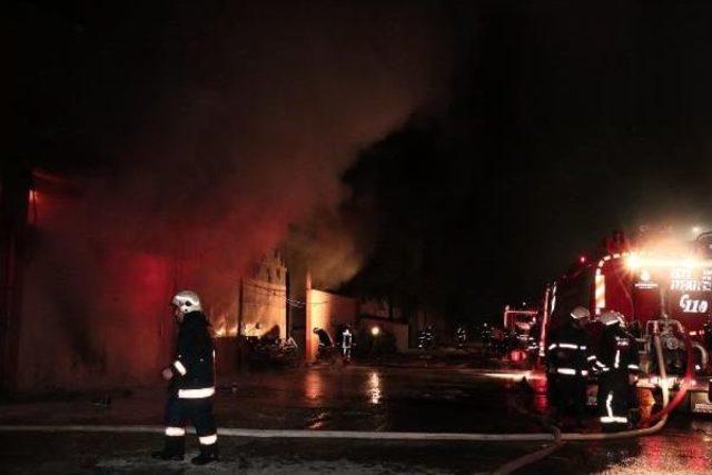 Hadımk&ouml;y de T&uuml;l Deposunda Yangın 1