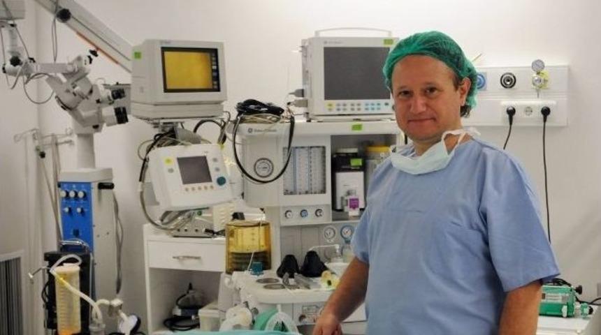 G&ouml;ğ&uuml;slerdeki Sarkmalara Estetik Ameliyatlı &Ccedil;&ouml;z&uuml;m