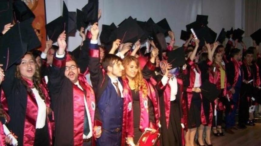 Beyşehir&rsquo;de İşletme Fak&uuml;ltesi İlk Mezunlarını Verdi