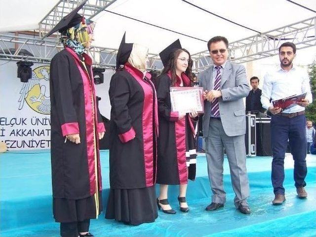 Beyşehir&rsquo;de İşletme Fak&uuml;ltesi İlk Mezunlarını Verdi 1