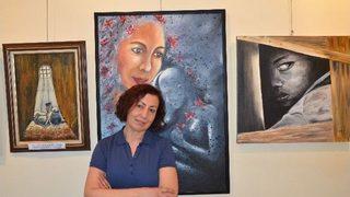 Kanser Hastalığını Yaptığı Tablolarla Anlatıyor