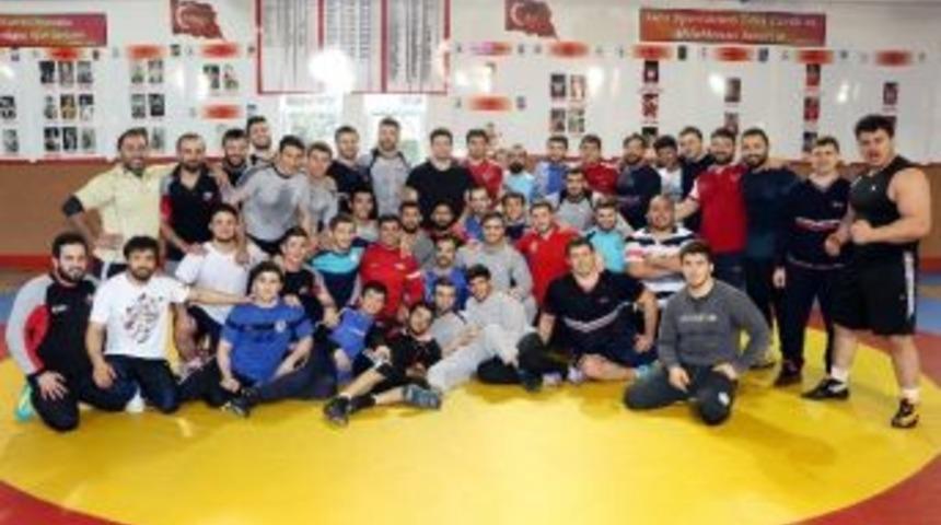 Milli G&uuml;reş&ccedil;iler, 1. Avrupa Oyunları&rsquo;nda Mindere &Ccedil;ıkıyor