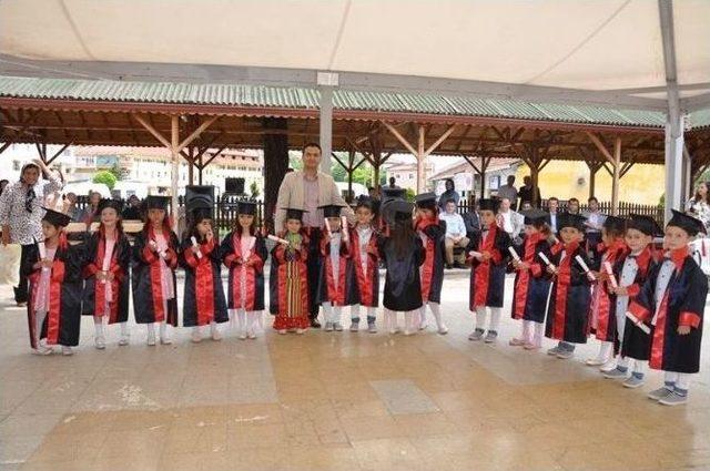 Okul Öncesi Öğrencileri Mezuniyet Töreni
