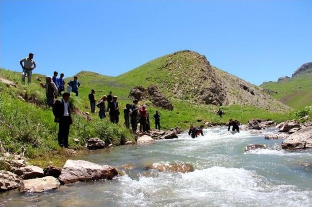 &Ccedil;atak&rsquo;ta Dereye D&uuml;şerek Kaybolan Kadının Arama &Ccedil;alışmaları Devam Ediyor