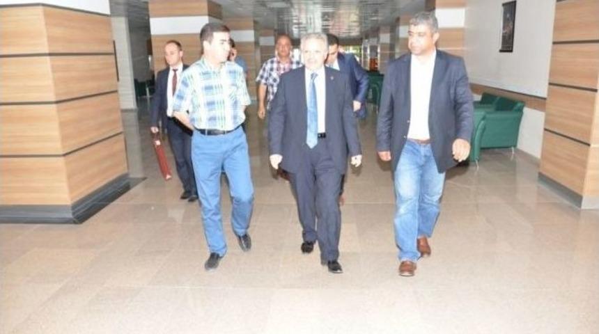 Vali Kahraman&rsquo;dan Hasta Ziyareti