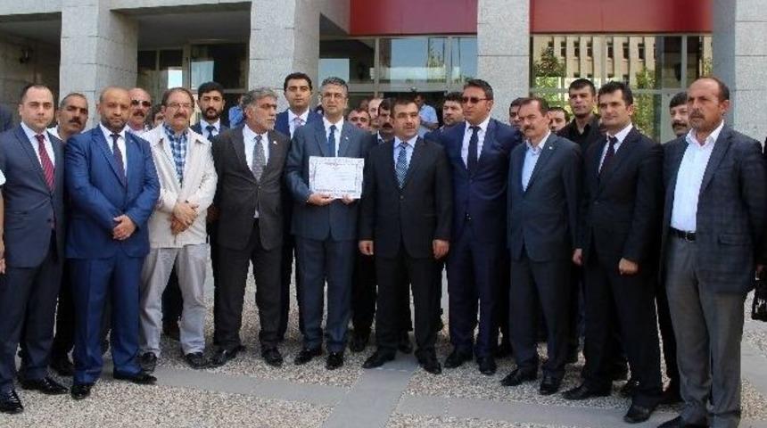 Mhp Erzurum Milletvekili Prof. Kamil Aydın, Mazbatasını Aldı