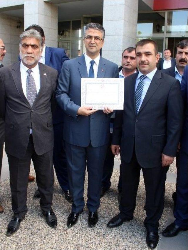 Mhp Erzurum Milletvekili Prof. Kamil Aydın, Mazbatasını Aldı 1