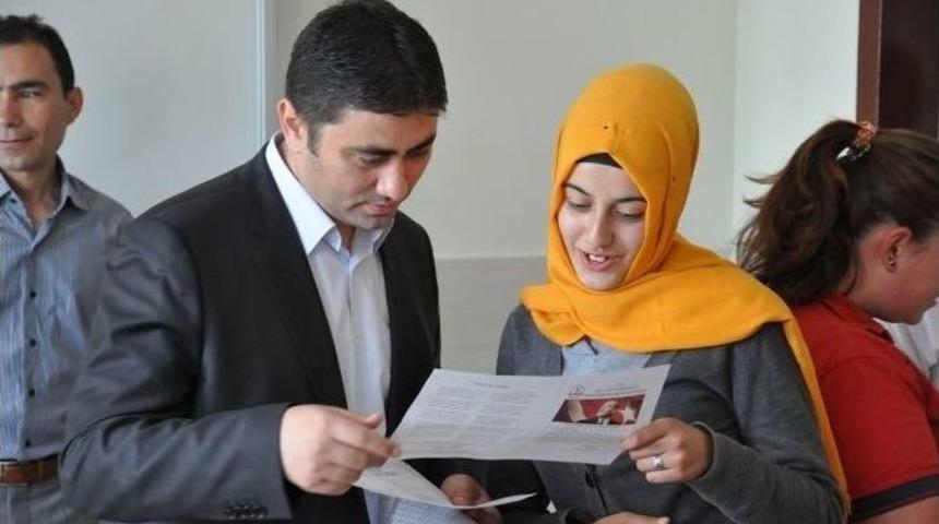 Kaymakam Balcı Ve Başkan Yıldız &Ouml;ğrencilerin Karne Sevincine Ortak Oldu