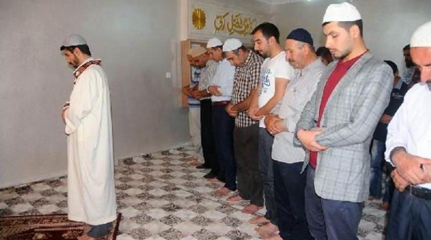 7'nci Sınıf &Ouml;ğrencisi, Okula Mescit Derslik Yaptırdı