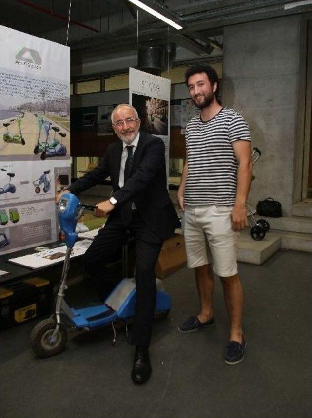 Scooter’ı Katladı, Rahat Ulaşıma Çözüm Buldu