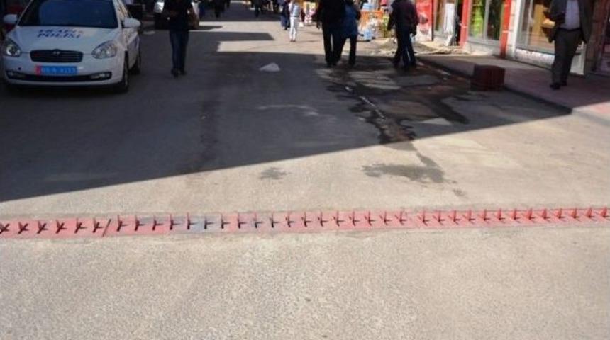 Ağrı Belediyesi Trafik Sorunun &Ccedil;&ouml;z&uuml;m&uuml; İ&ccedil;in &Ccedil;alışmalarını S&uuml;rd&uuml;r&uuml;yor