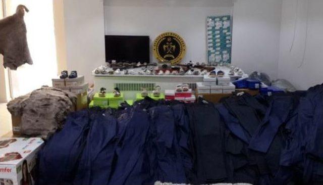 Kapıya Kamyon Getirip Mağazayı Soyan Hırsızlık &Ccedil;etesi Yakalandı 1