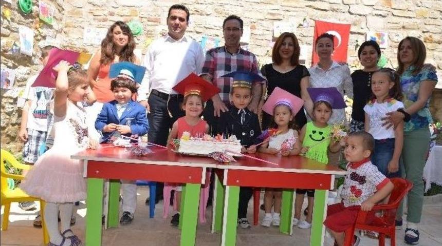 Kuşadası&rsquo;nda Miniklerin Sertifika Heyecanı