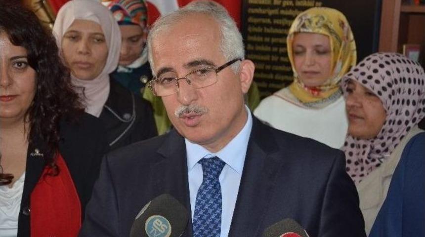 Eskişehir Valisi G&uuml;ng&ouml;r Azim Tuna &Ouml;ğrencilere Moral Verdi