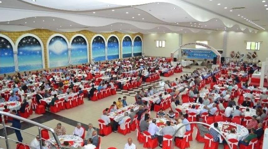 Binlerce Kişiyi Buluşturan Mevlit