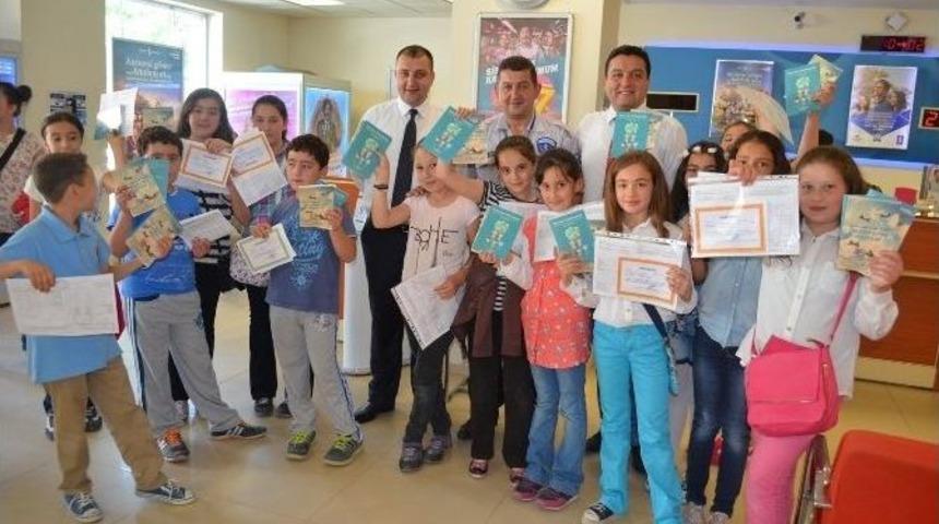 İş Bankası&rsquo;dan Bin &Ouml;ğrenciye Karne Hediyesi