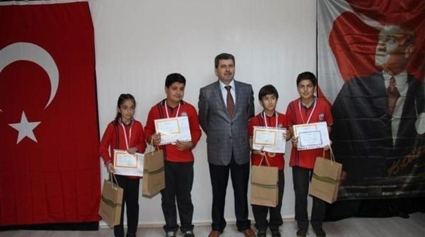 Antalya&rsquo;da 427 Bin 854 &Ouml;ğrenci Karne Aldı