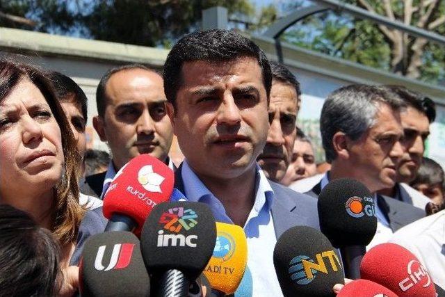 Hdp Eş Genel Başkanı Selahattin Demirtaş: 1