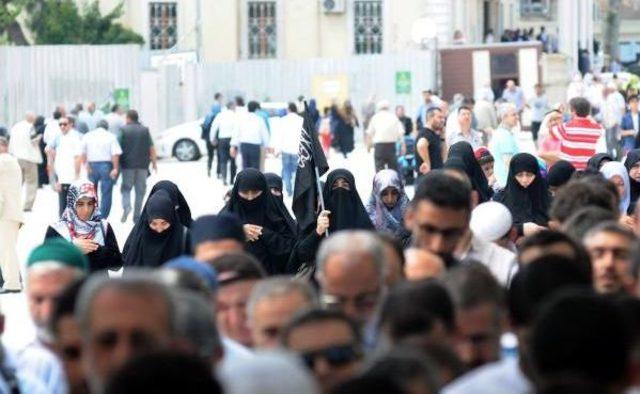 Aytaç Baran Için Fatih Camii'nde Gıyabi Cenaze Namazı