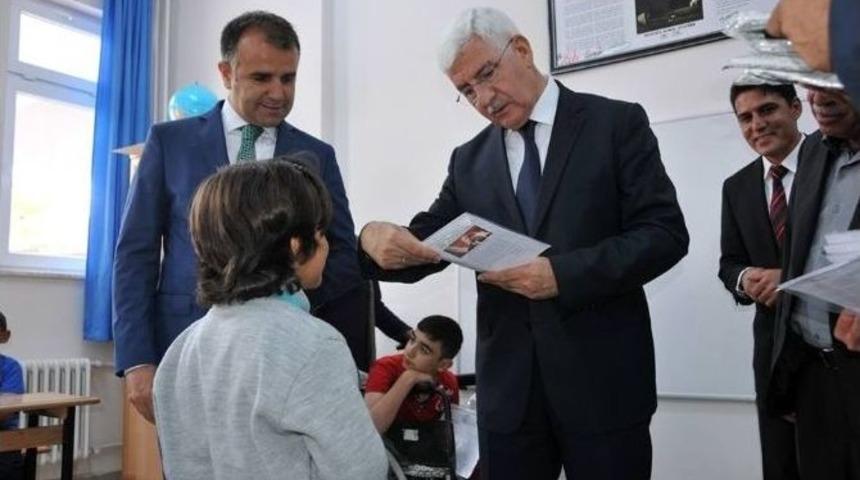 &Ccedil;oğlu K&ouml;y&uuml;&rsquo;nde Karne Dağıtım T&ouml;reni