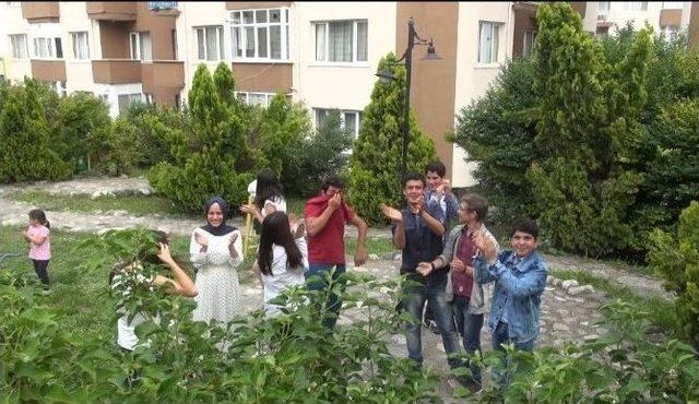 (&ouml;zel Haber) &Ccedil;ocuklardan İtfayi Ekibine Alkışlar 2