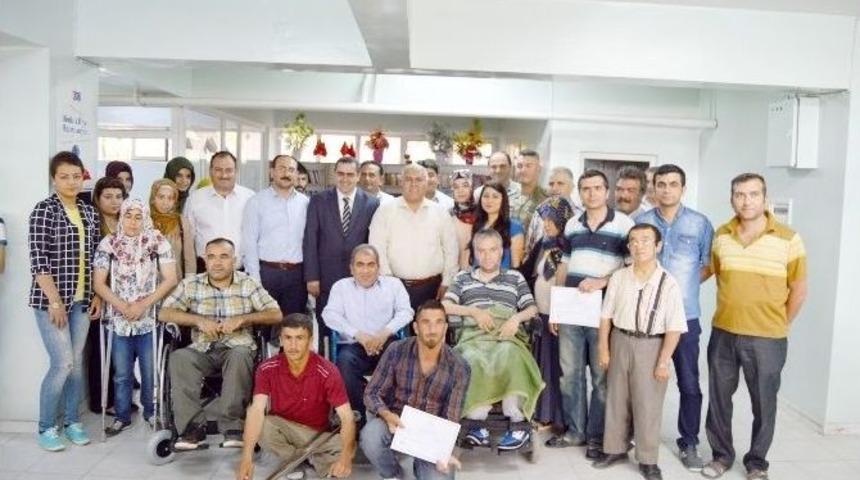 Besni&rsquo;de Girişimcilik Kursu Sertifikaları Dağıtıldı