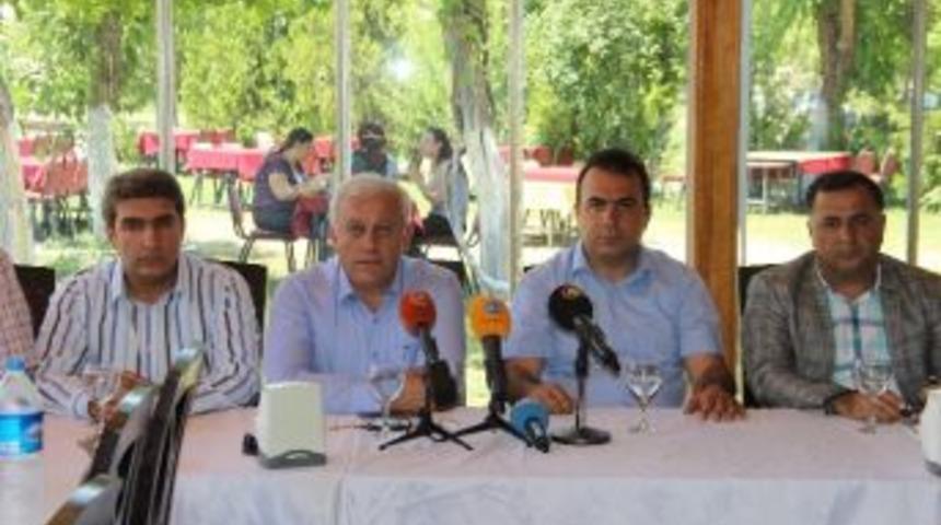 Stk&rsquo;lardan Gazetecilere Destek Ziyareti