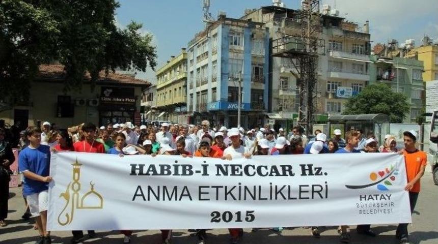 Habib-i Neccar İ&ccedil;in Y&uuml;r&uuml;d&uuml;ler