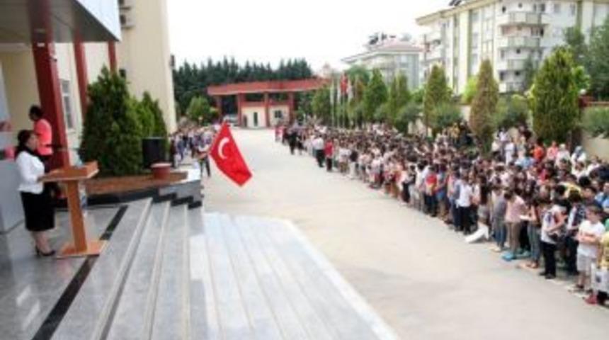 &Ouml;zel Sanko Okulları&rsquo;nda Karne Sevinci