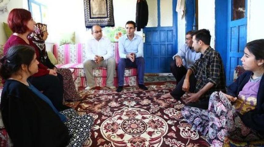 Engelli &Uuml;&ccedil; Kardeşin Tek Isteği Bir Tekerlekli Sandalye (2)