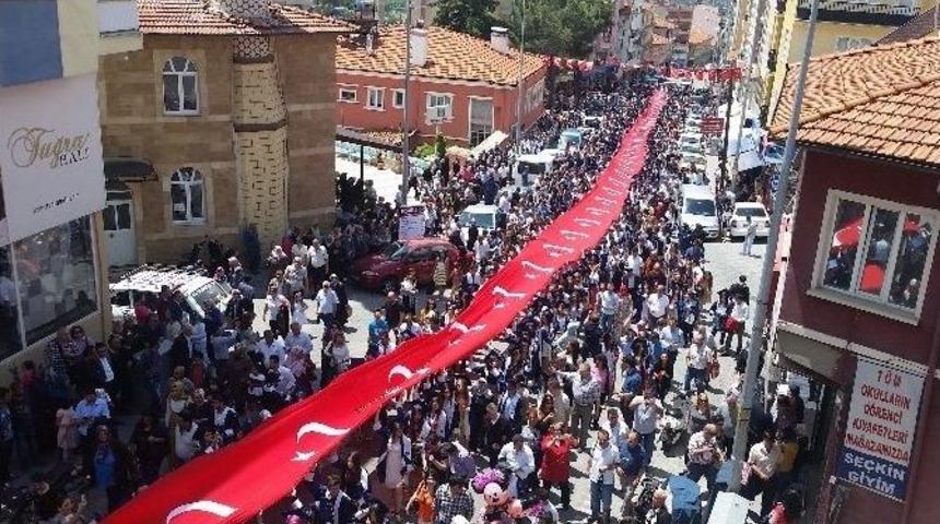 Demirci&rsquo;de Dev &rsquo;mezuniyet Y&uuml;r&uuml;y&uuml;ş&uuml;&rsquo;