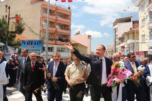 Demirci’de Dev ’mezuniyet Yürüyüşü’ 2