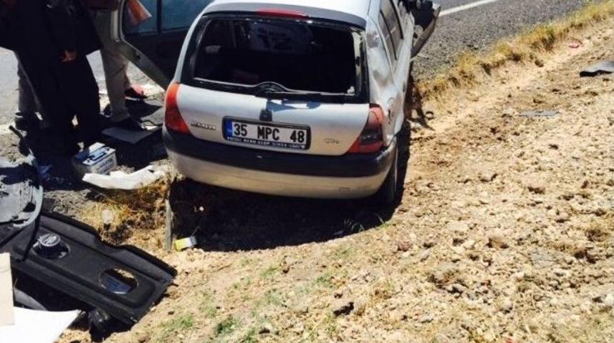 Kaza Yapan Bayan Öğretmen Ağır Yaralandı