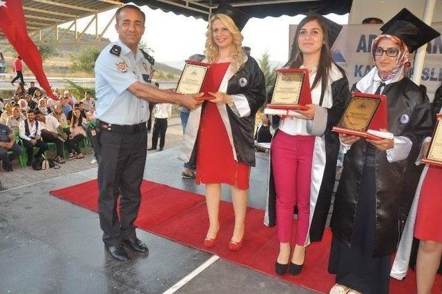 Kahta Myo&rsquo;da Mezuniyet T&ouml;reni D&uuml;zenlendi 1