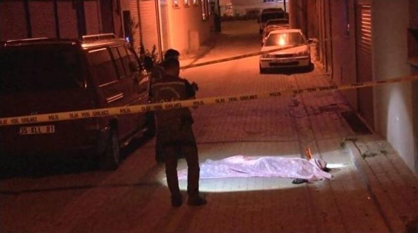 Evin Balkonundan D&uuml;şerek &Ouml;ld&uuml;