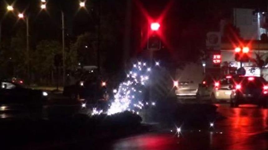 Tır, Elektrik Tellerini Koparttı