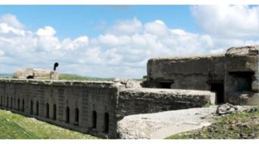 Kars&rsquo;ta Tarihi Tabyalar Hayvanlara Ev Sahipliği Yapıyor