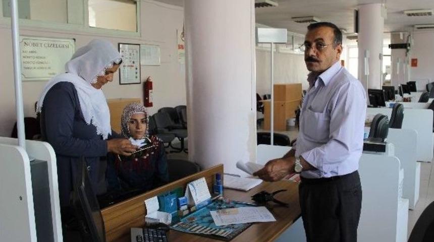 Lys &Ouml;ncesinde Kimlik Telaşı