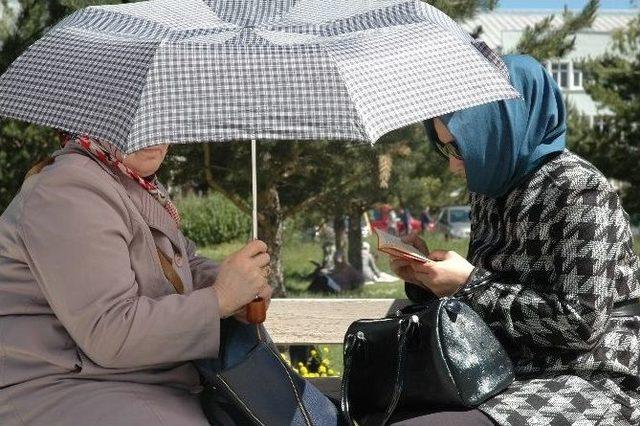 Sınava Girişteki Yoğun Güvenlik Önlemi Emanetçilere Yaradı