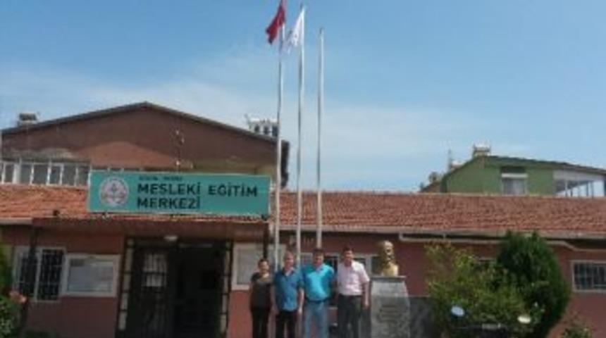 Didim Mesleki Eğitim Beyaz Bayrak &Ouml;d&uuml;l&uuml;n&uuml; Kaptı