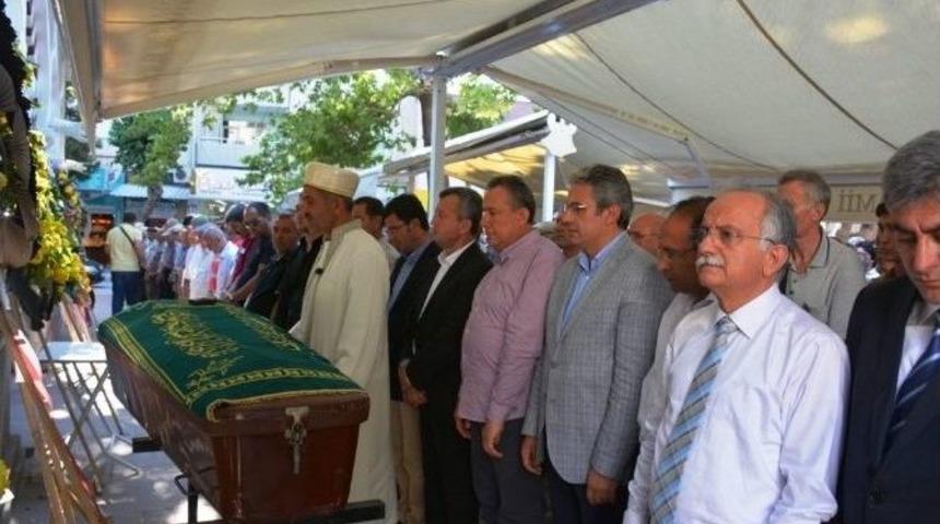 Dikili Belediye Başkanı Tosun&rsquo;un Acı G&uuml;n&uuml;