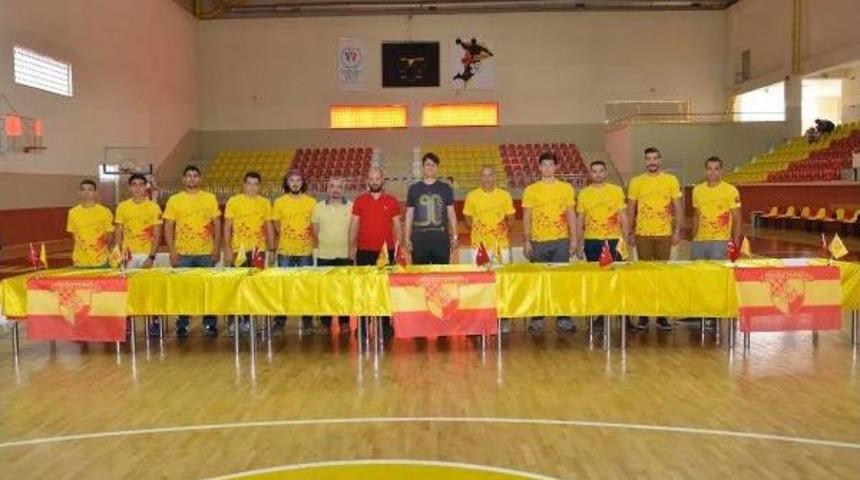 G&ouml;ztepe'de Hentbolde Imza Şov