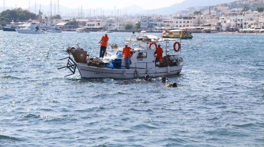"denize En &Ccedil;ok Mavi Yakışır" Deniz Dibi Temizliği