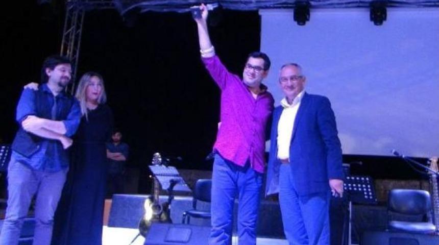 Aykırı Kumpanya Bergama'da