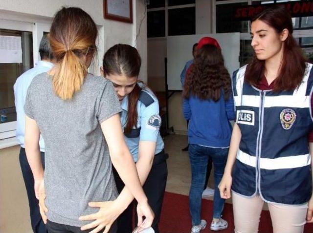 Zonguldak'ta Lys-4'e Giren Öğrenciler Baştan Aşağıya Arandı