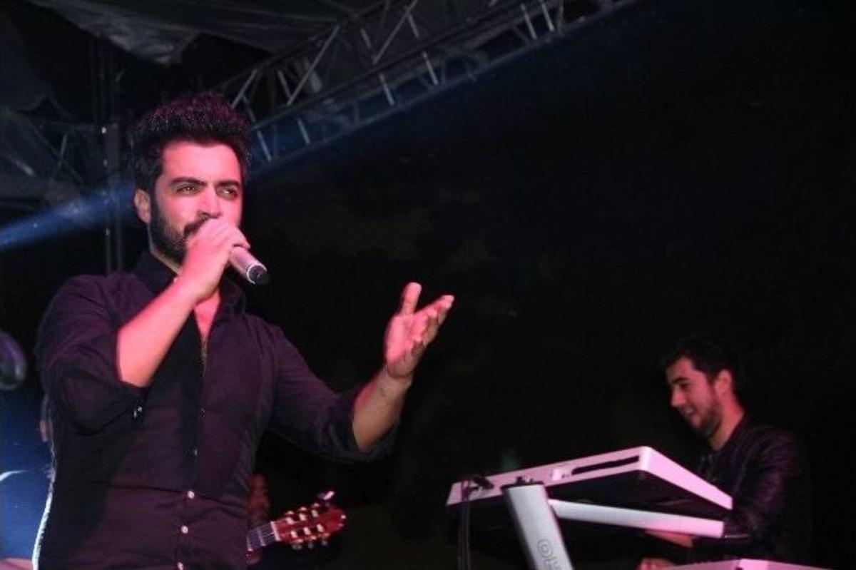 Yusuf G&uuml;ney Demircili Hayranlarını Coşturdu