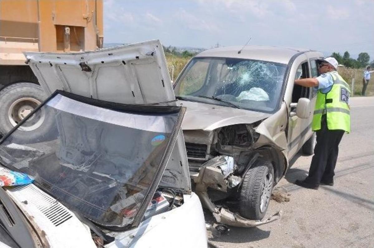 Kazada Can Pazarı: 3 Yaralı